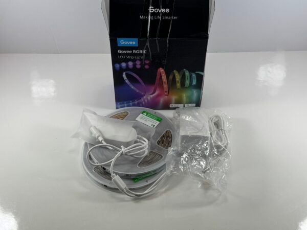 Tira de luces LED RGBIC de 100 pies de Govee, luces LED inteligentes compatibles con Alexa y Google Assistant, luces LED para dormitorio con control de app WiFi DIY segmentado múltiples colores, cambio de colores, luces LED.